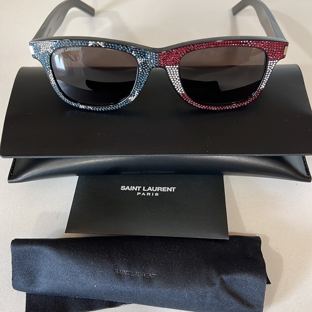 New Saint Laurent 50mm Special Edition Square
Sunglasses - Picture 3 of 12